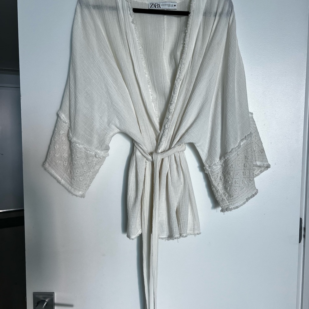 Zara Women's Elegant Cream Robe